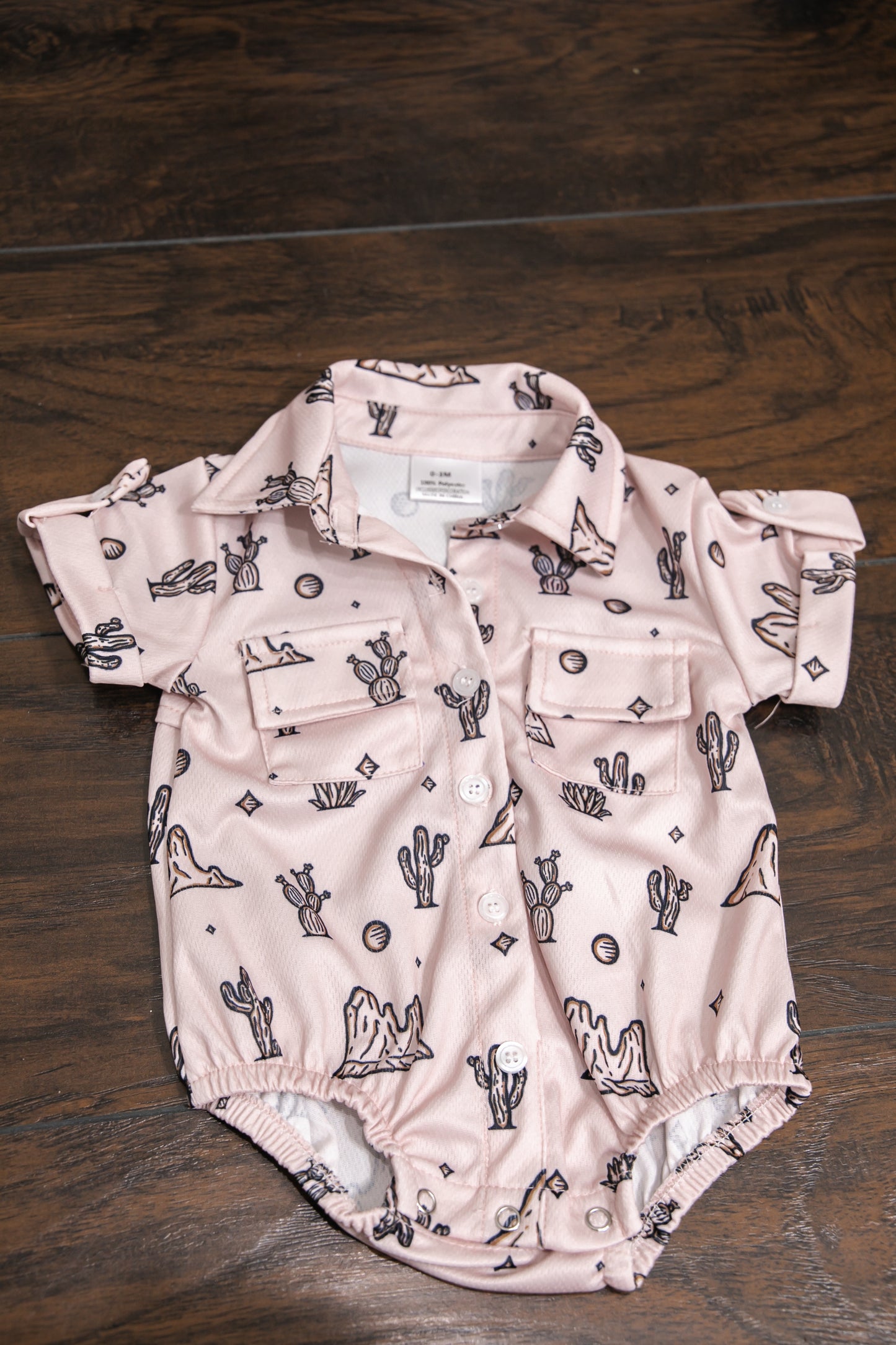 Dessert Mountains | Outdoor Button Up